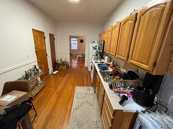 4th image of 15 Englewood Ave #13