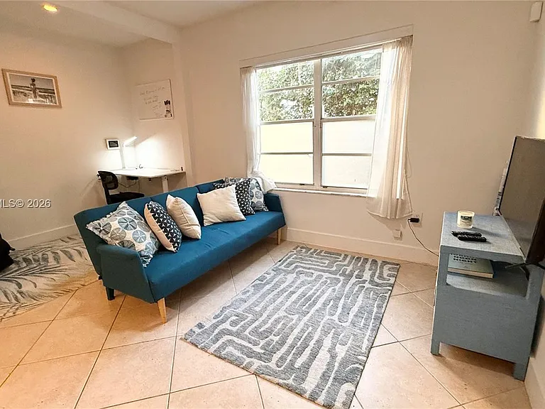 1337 Euclid Ave #104 — Photo 4