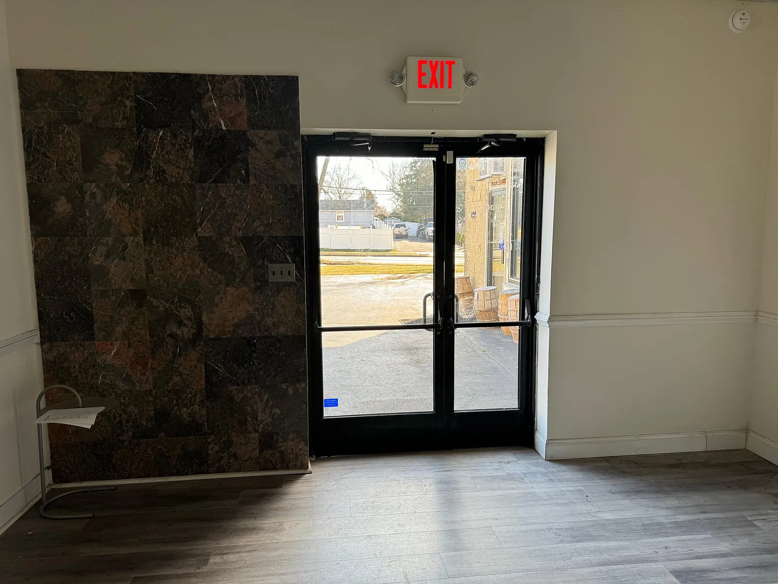 3 bed, 2300 sqft, $4,000 — Photo 2