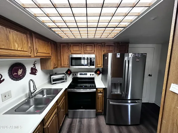 10330 W THUNDERBIRD Boulevard #B110, Sun City, AZ 85351