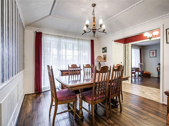 3rd image of 416 Fieldwood Dr