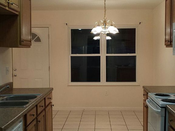 3rd image of 13820 Pierres Ct