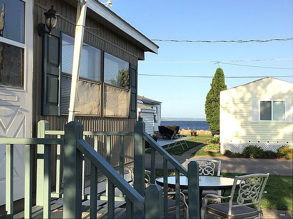 Lake just steps away!