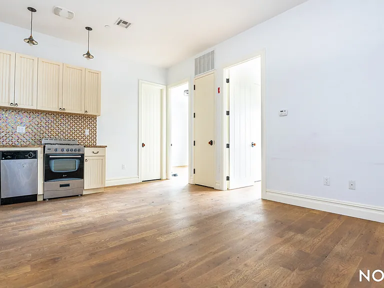 1355 Myrtle Ave #4B — Photo 4
