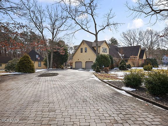 4th image of 741 Oxford Road