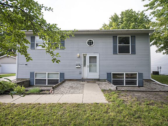 You could engage in a Loons game at the stadium, shop the farmers market and downtown shops,  enjoy the Midland Community Center amenities, bike the rail trail or trail leading to the Chippewa Nature Center and taste diverse foods at local restaurants.  This homes location also offers easy access to highways and major roads.