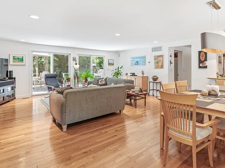 106 Rutland Rd — Photo 10