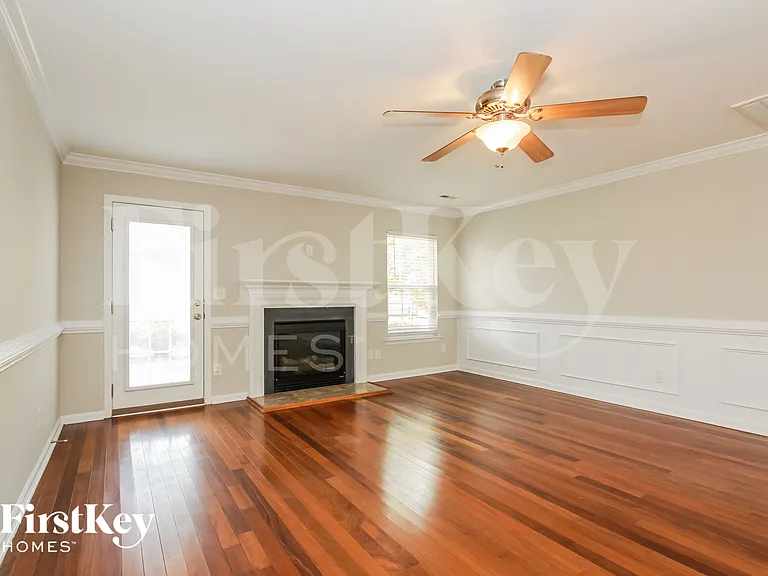 11319 Breezehill Ln — Photo 5