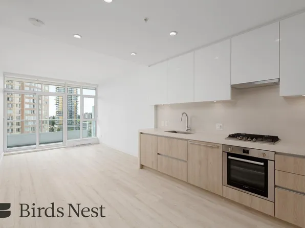 6080 McKay Ave #1210, Burnaby, BC V5H 0J4