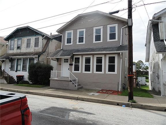 2nd image of 25 E 1st Ave