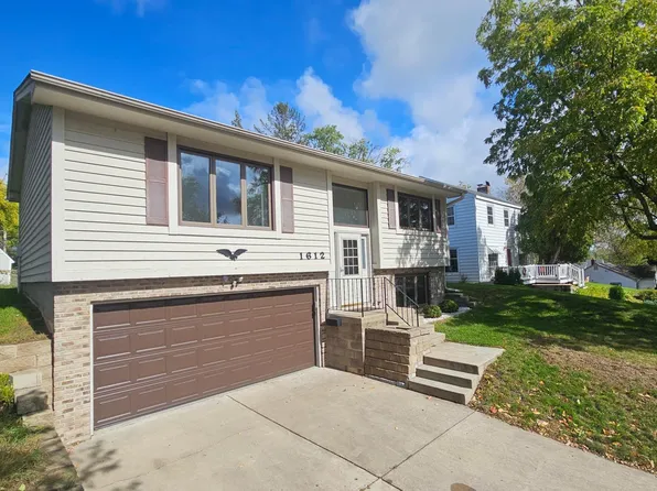 1612 Bryant Ave, South Saint Paul, MN 55075