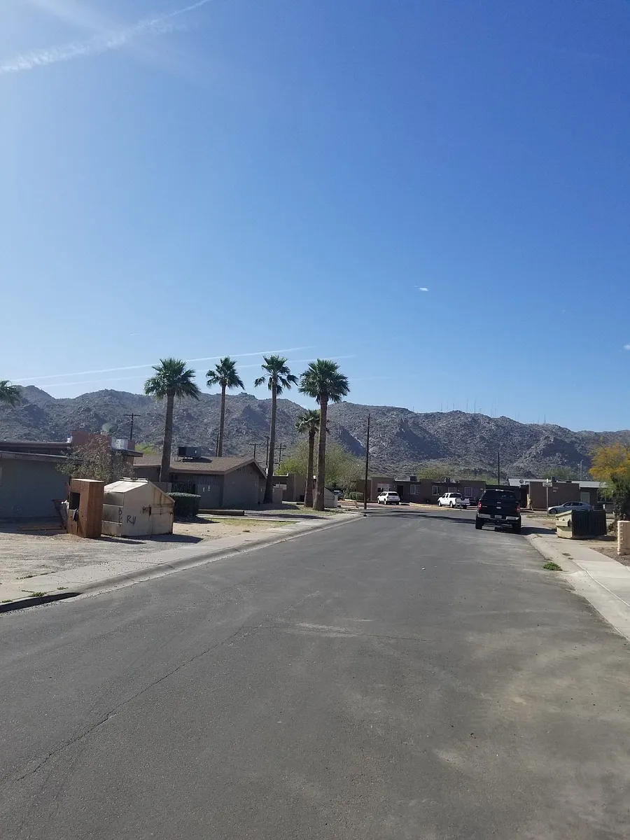 Building Photo - 813 E Siesta Dr #C