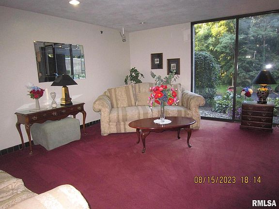 4th image of 1800 7th St Unit 7D