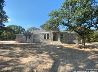 109 Crescent Rdg, Adkins, TX 78101