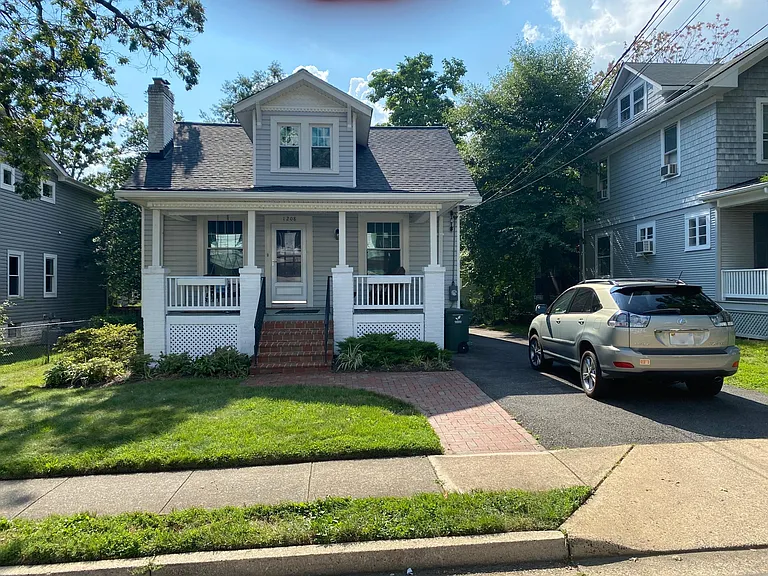 1208 N Utah St — Photo 1