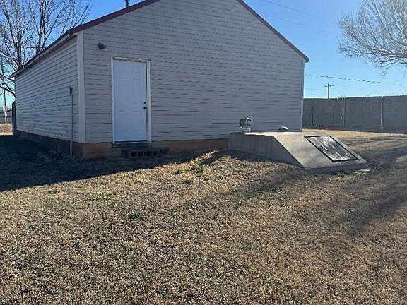 3rd image of 4736 Forest Hills Dr