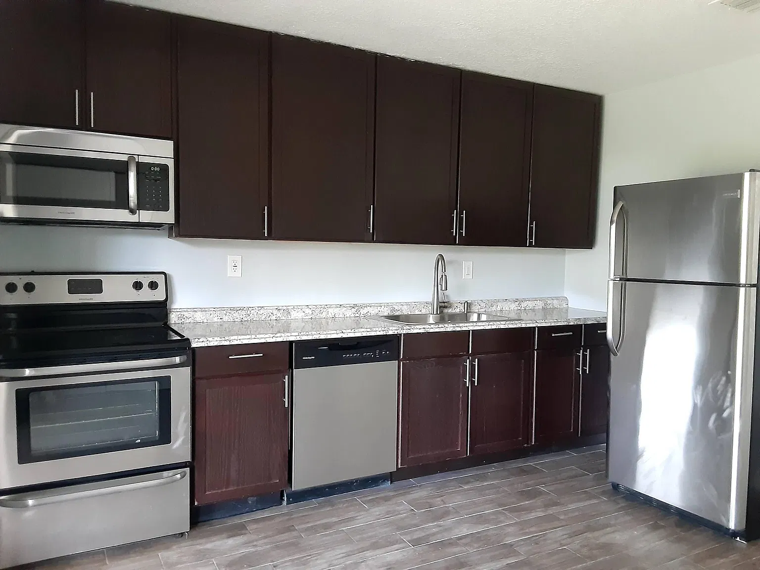 2 bed, 1.0 bath, 1680 sqft, $2,500 — Photo 2