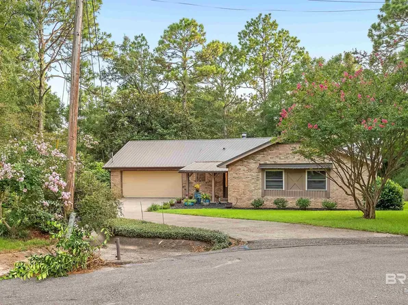 104 James Cir, Daphne, AL 36526