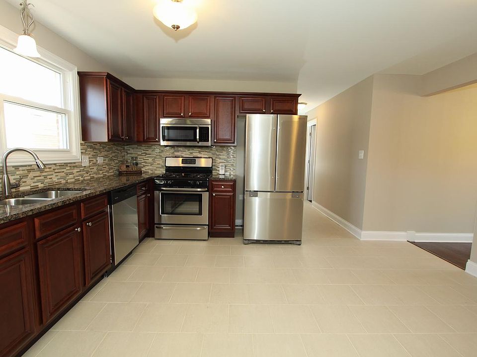 1st image of 375 Bensley Ave
