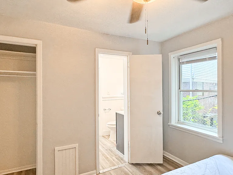 5735 Hobart St #1 — Photo 18