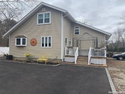 17 Cherry Lane, Medford, NY, 11763