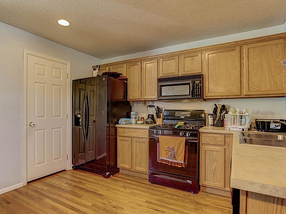 Big kitchen, walk-in pantry