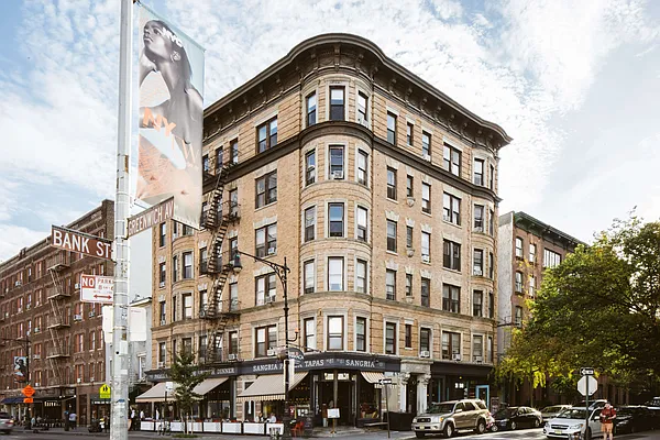 Rented by REAL New York | media 3