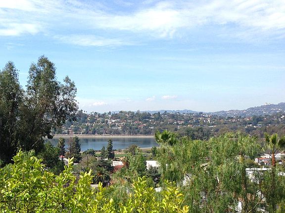 4th image of 2303 Hidalgo Ave #B