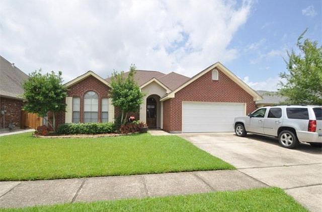 1st image of 217 E Pin Oak Dr