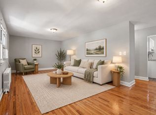Elmwood Village Apartments and Townhomes, Elmwood Park, NJ 07407