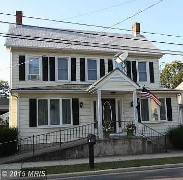 1st image of 555 Main St