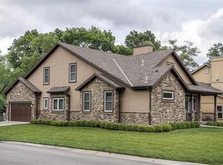 2114 W 72nd St, Prairie Village, KS 66208