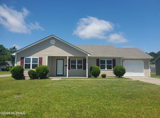 111 Bluebonnet St, Elizabeth City, NC 27909