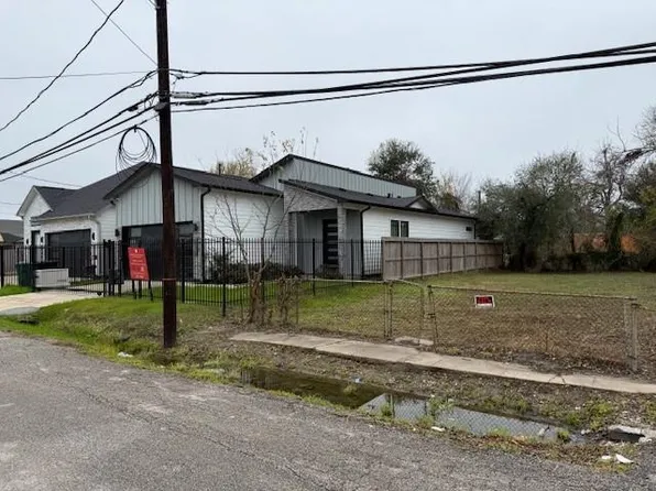 3510 Cobb St, Houston, TX 77004