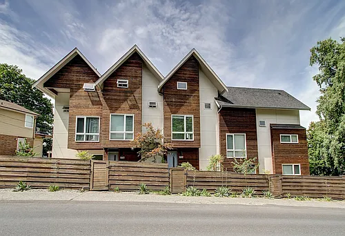 1991 Gilman Dr W Photo 1