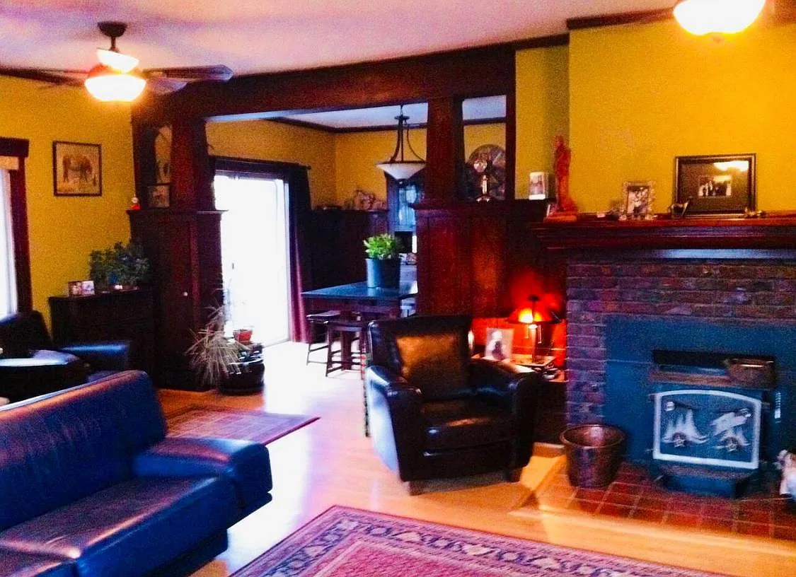 5047 40th Ave SW — Photo 1