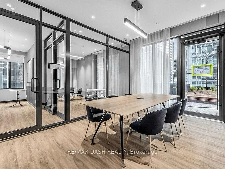 20 Soudan Ave #1208 — Photo 22