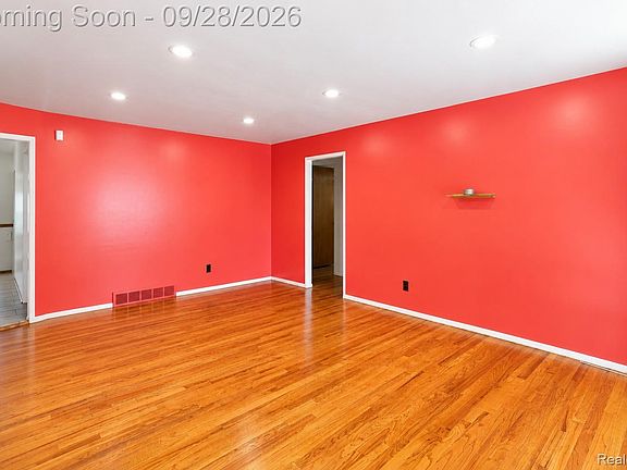 4th image of 5383 Gerald St