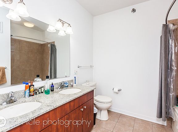 4th image of 757 N Orleans St APT 811
