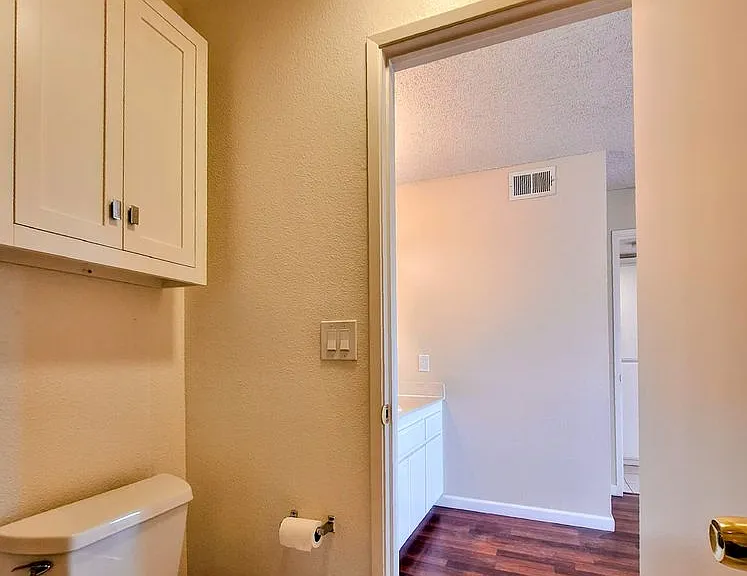 247 N Capitol Ave #243-7 — Photo 29