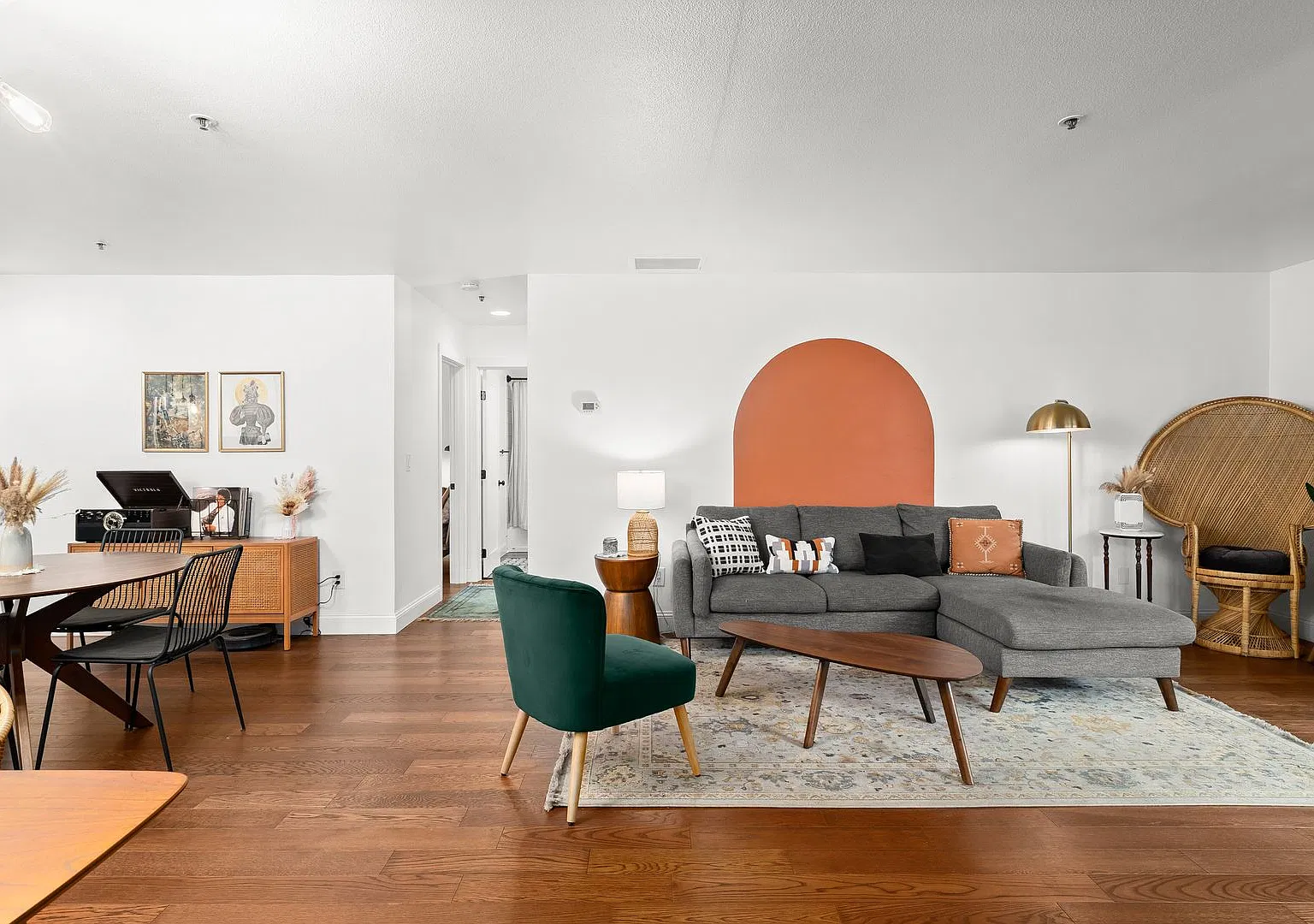 McCormick Pier Condo - 1 Bedroom 1 Bath — Photo 2