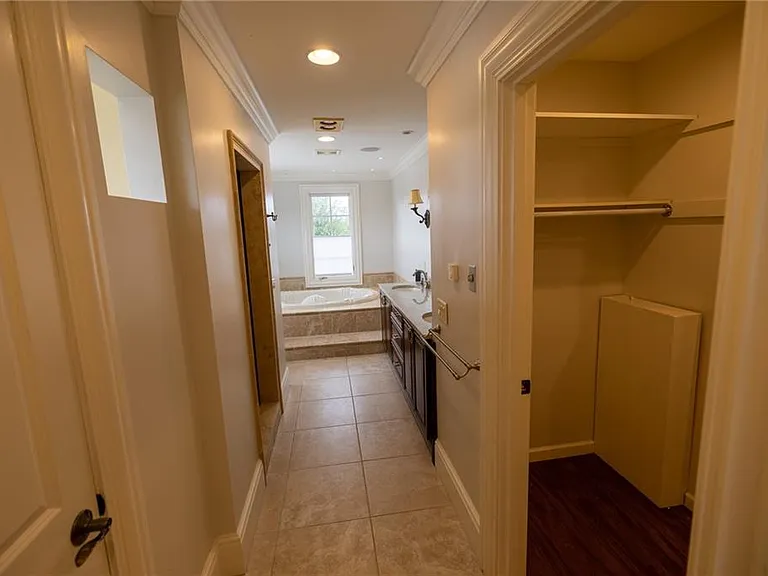 945 Westminster St #2 — Photo 30