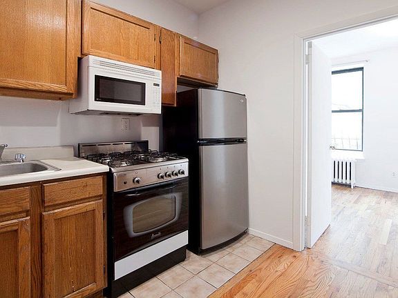 3rd image of 120 Macdougal St APT 10