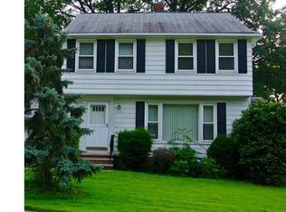 1670 Beverly Hills Dr, Euclid, OH