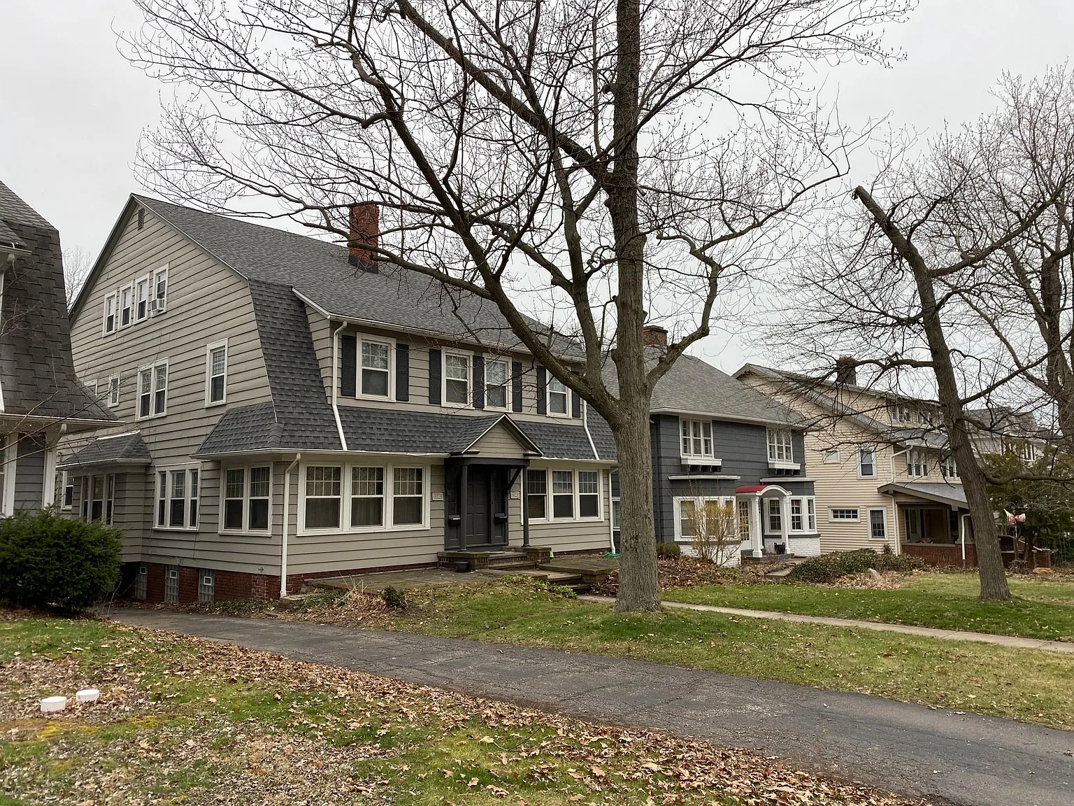 2342 S Overlook Rd — Photo 2