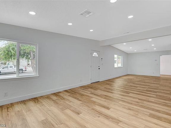 4th image of 3108 Roseville Way