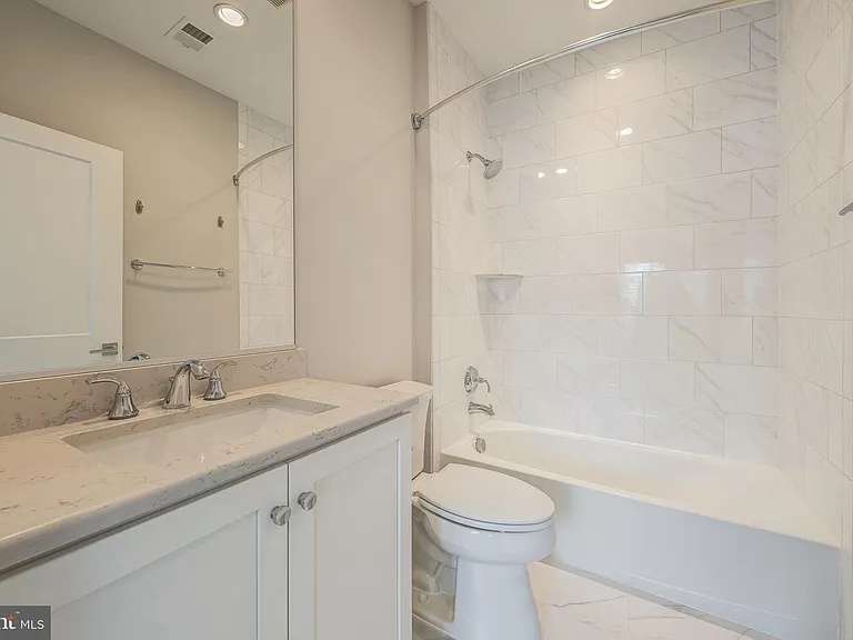 10326 Grosvenor Pl — Photo 42