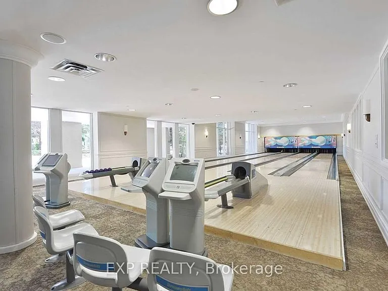 25 Kingsbridge Garden Cir #2120 — Photo 44