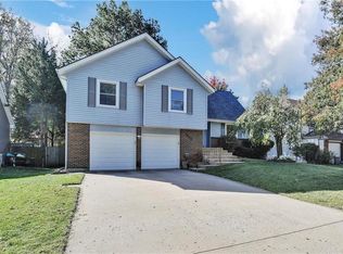 1609 E 153rd St, Olathe, KS 66062