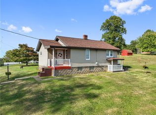 14 Pumpkin Center Rd, Finleyville, PA 15332